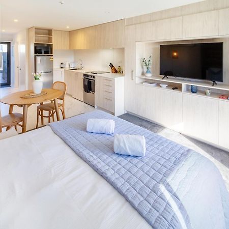 Downtown Delight: Studio At 8 Wilmer With Backyard クライストチャーチ エクステリア 写真